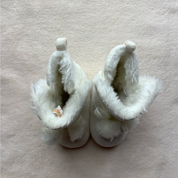Joe Fresh Baby Winter Booties w/ Pom Poms - Picture 3 of 4